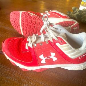 Size 6 mens turf shoes